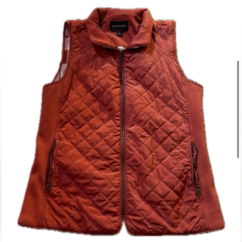 41 Hawthorn Quilted Vest- Red- size M